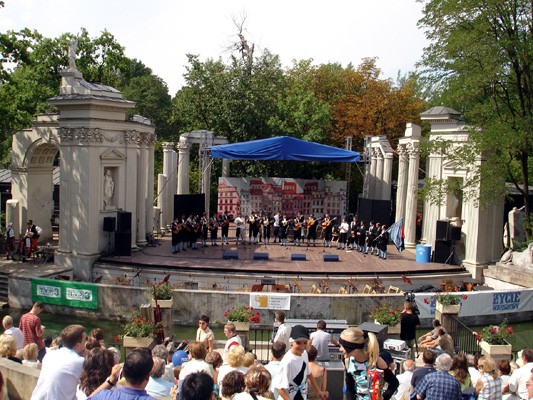 Thumbnail da galeria Agustuna visita Leste Europeu