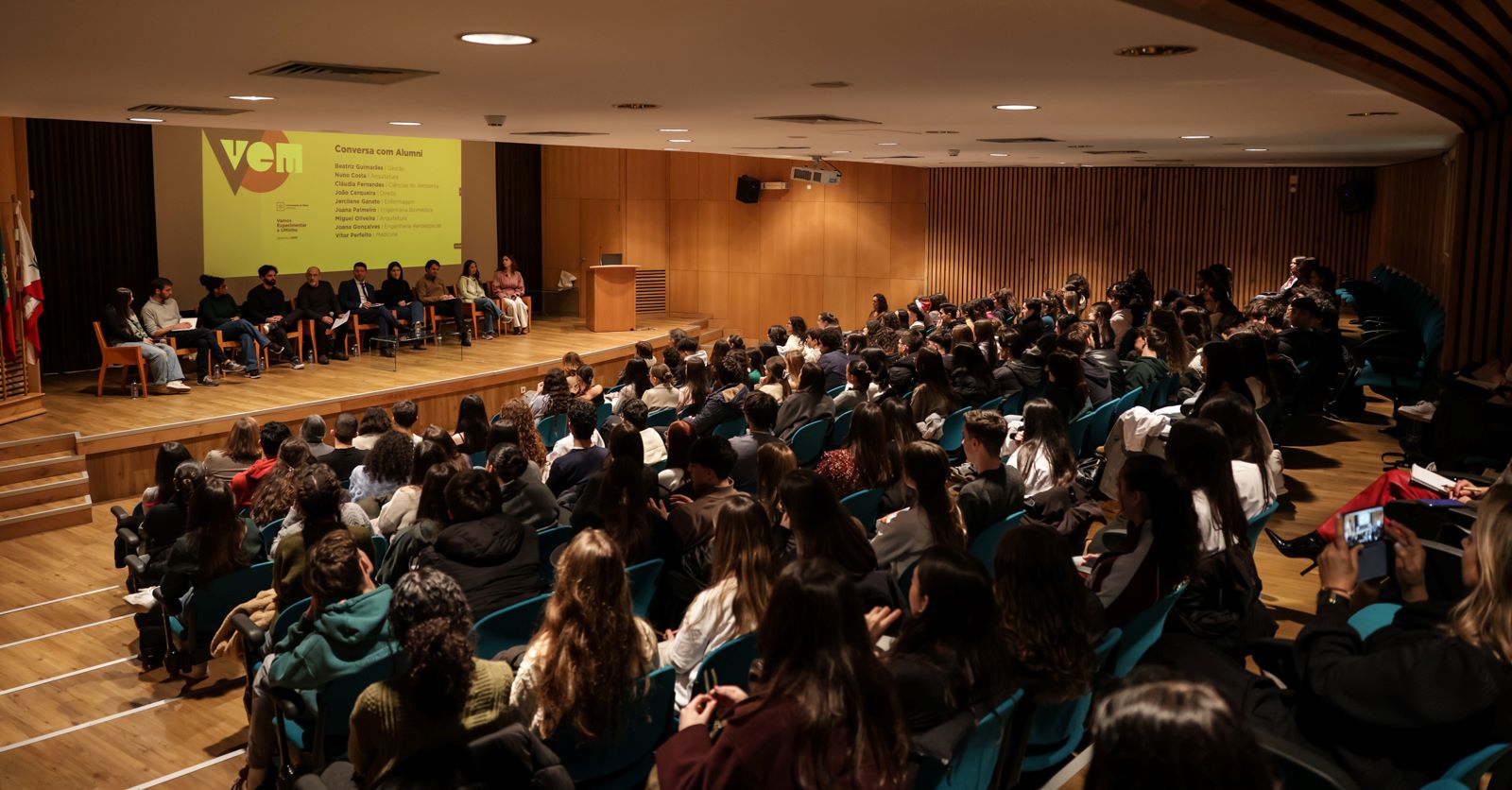 A imagem pode conter: futuro, VEM 2025 aproximou estudantes