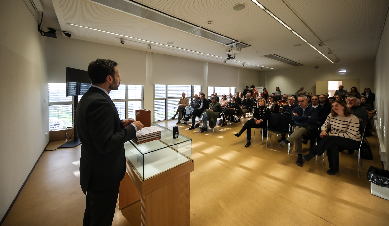 A imagem pode conter: Escola, memórias, Engenharia, história em livro