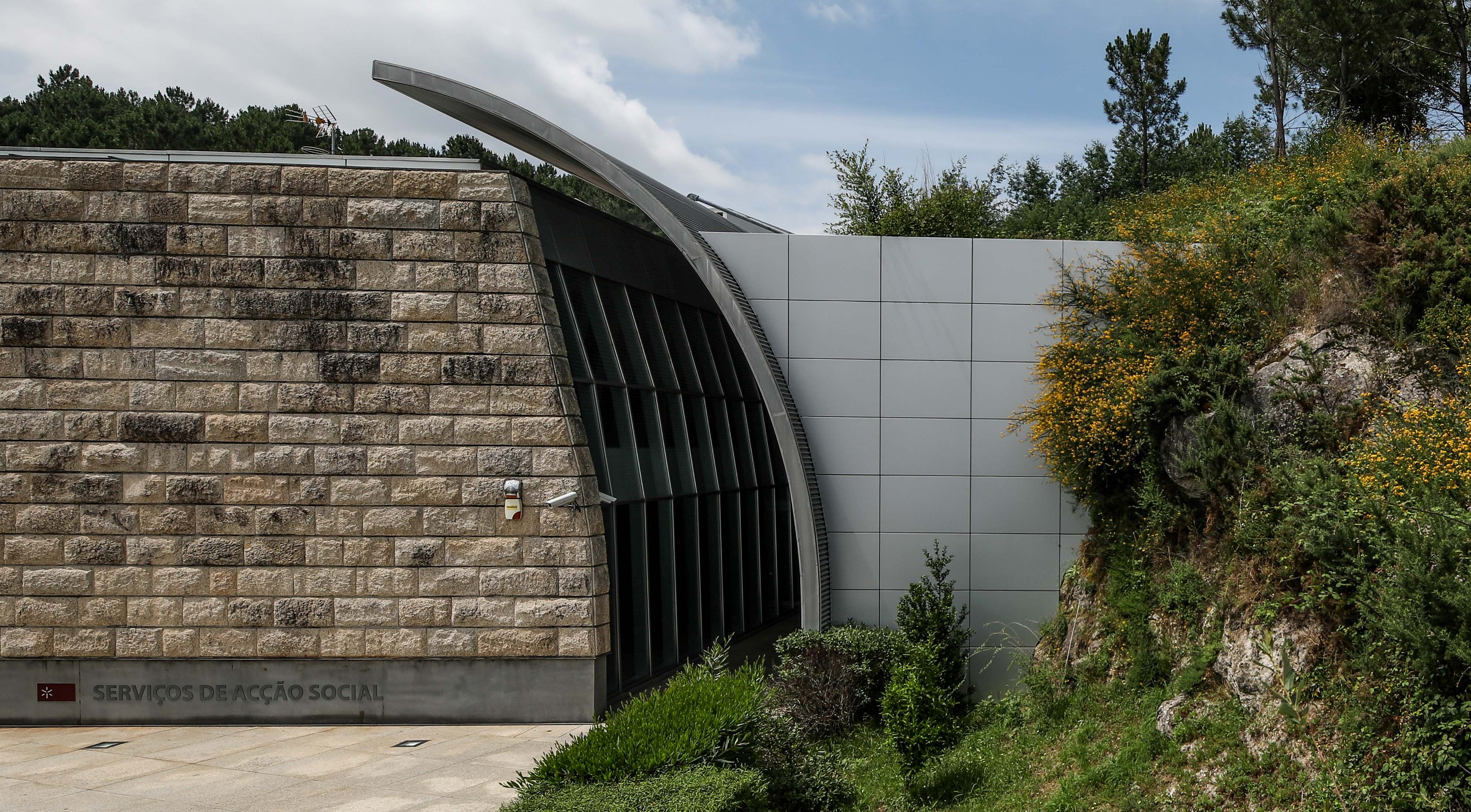 A imagem pode conter: Gestão, Sistema, Integrado, Qualidade, SASUM renovam certificação