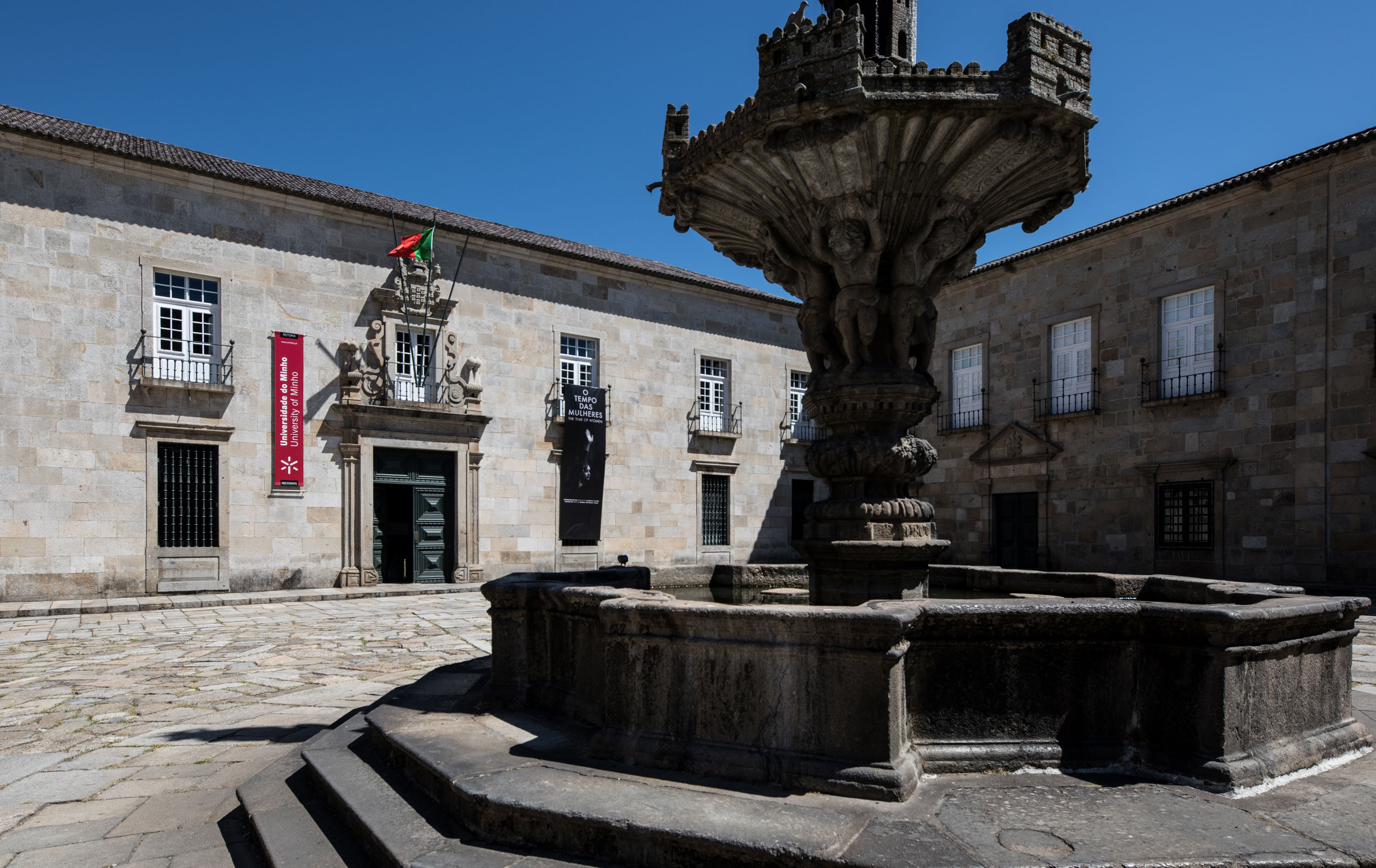 A imagem pode conter: Hora, Planeta, UMinho volta, a associar-se à Hora