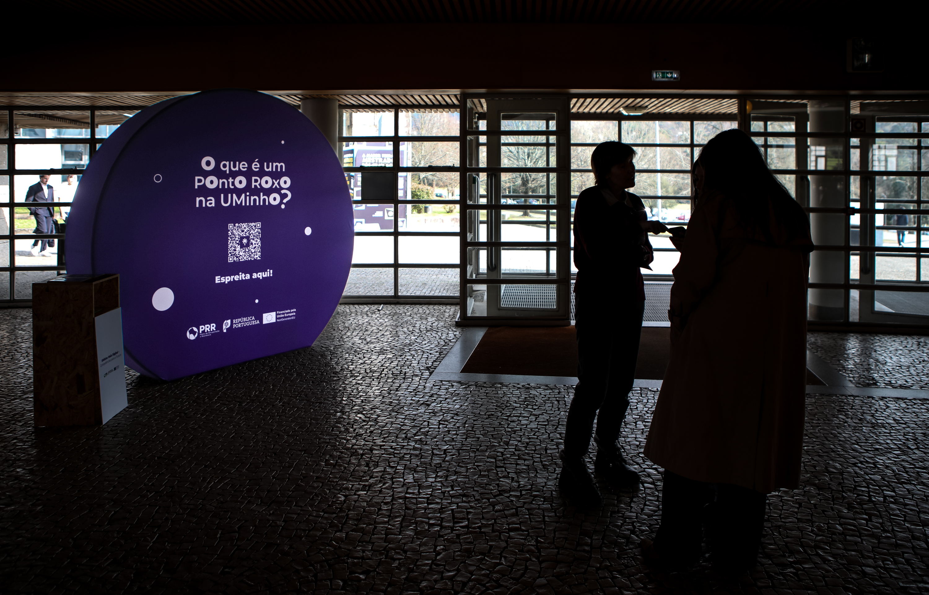 Imagem número 1 da galeria Ponto Roxo