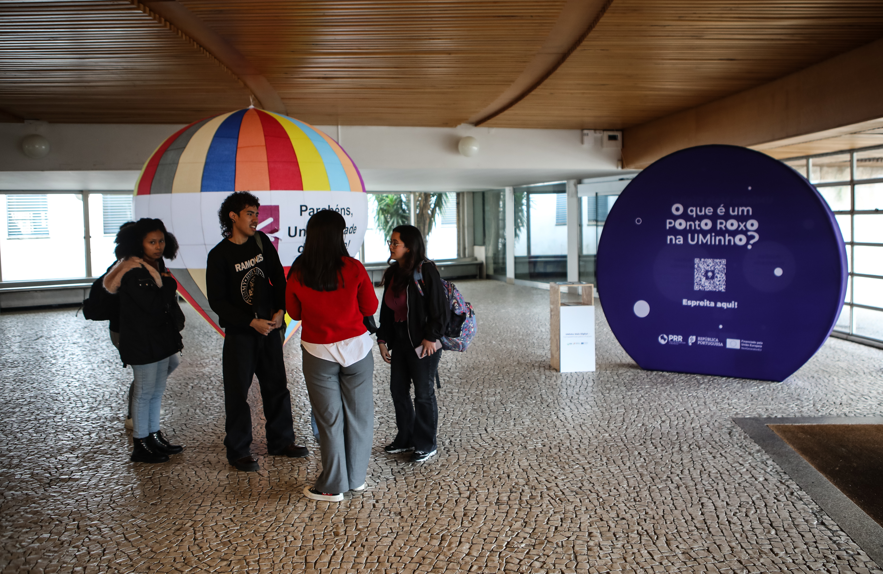 Imagem número 10 da galeria Ponto Roxo