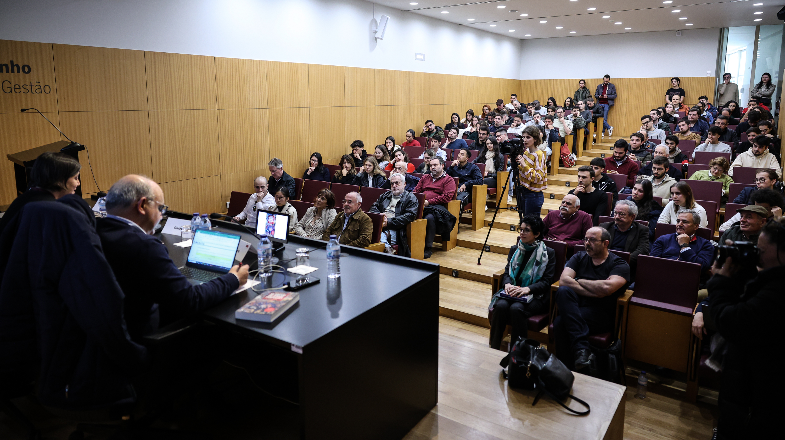 Imagem número 8 da galeria Apresentação do livro "As causas do atraso Português"