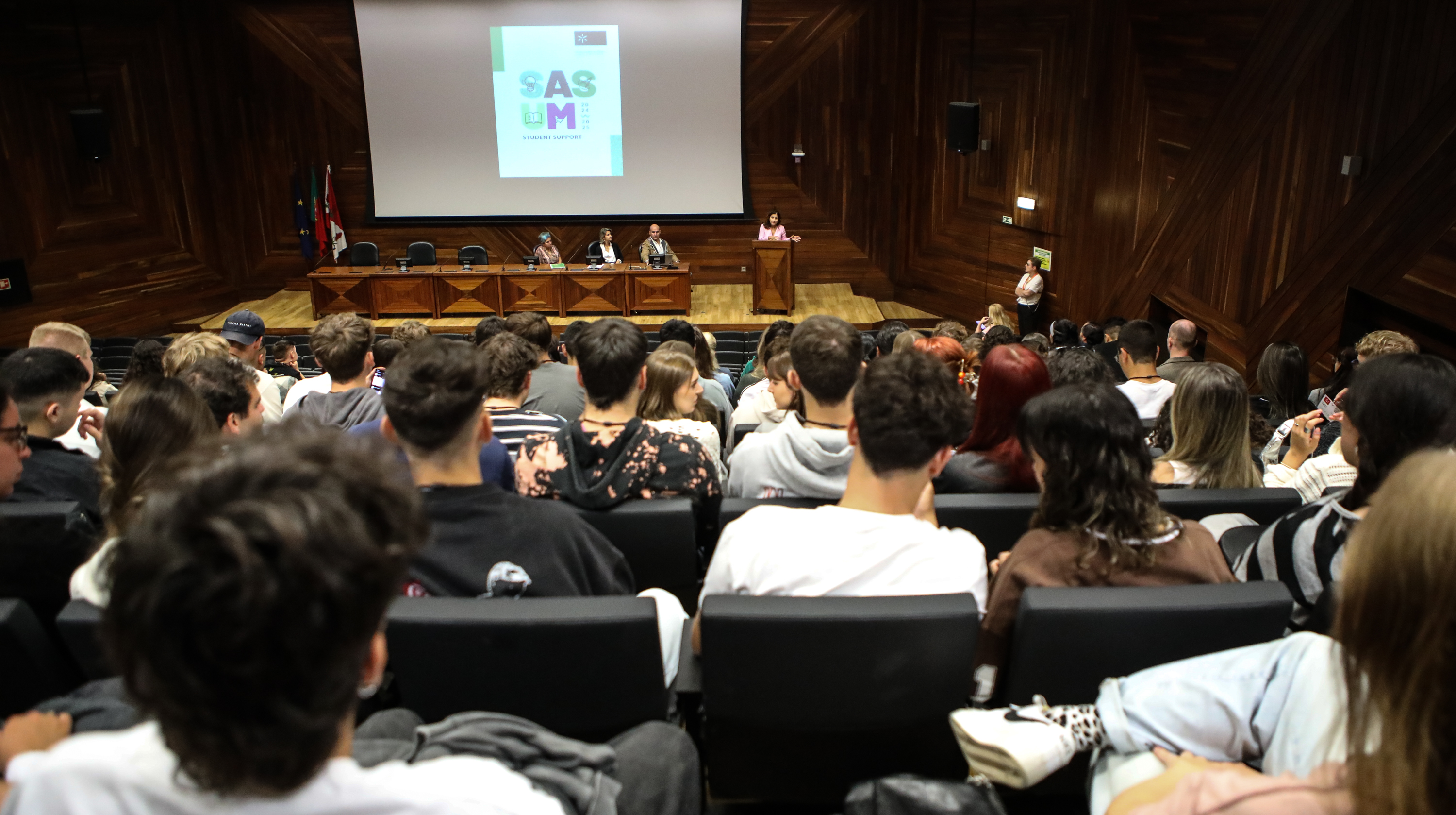 Imagem número 4 da galeria Boas-vindas Erasmus - 1º Semestre