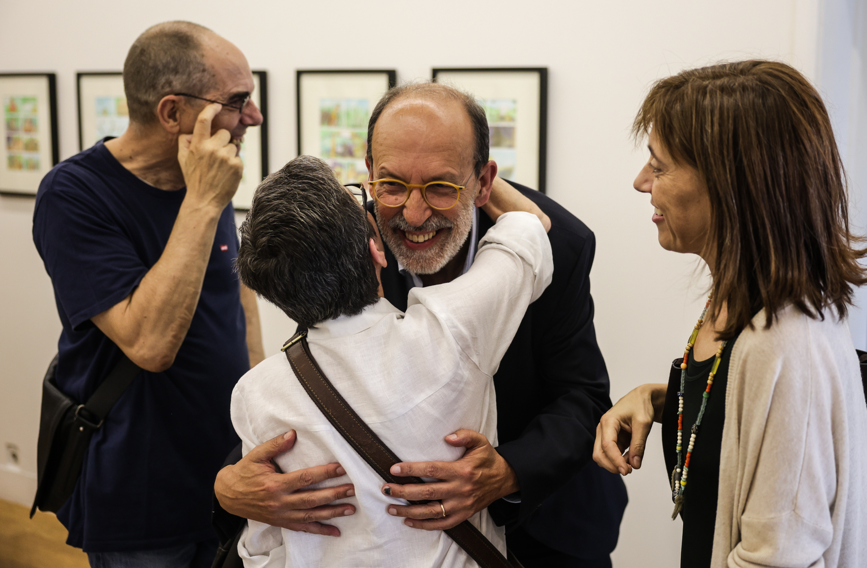 Imagem número 1 da galeria A Paz O Pão Habitação Saúde Educação
