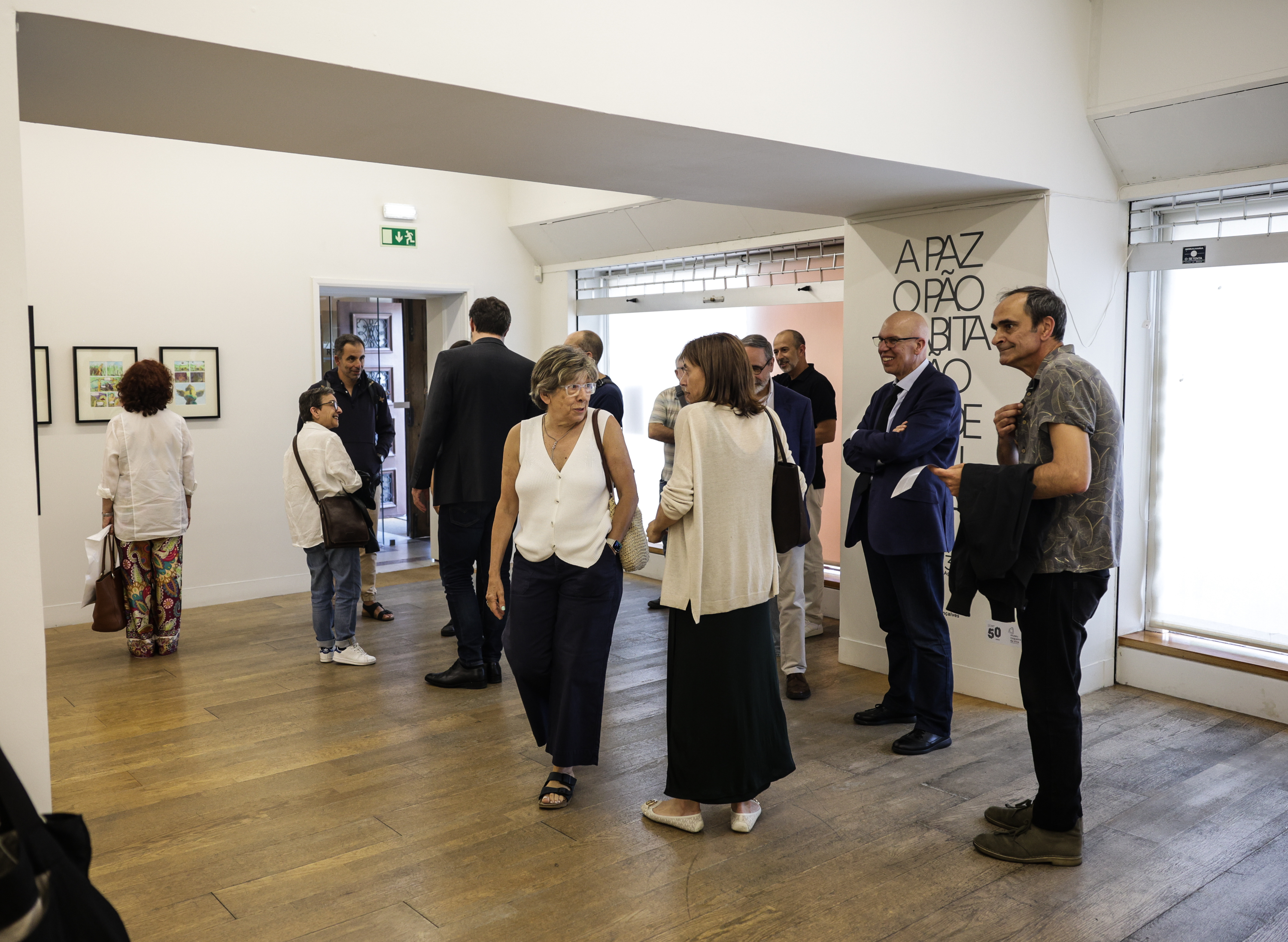 Imagem número 6 da galeria A Paz O Pão Habitação Saúde Educação