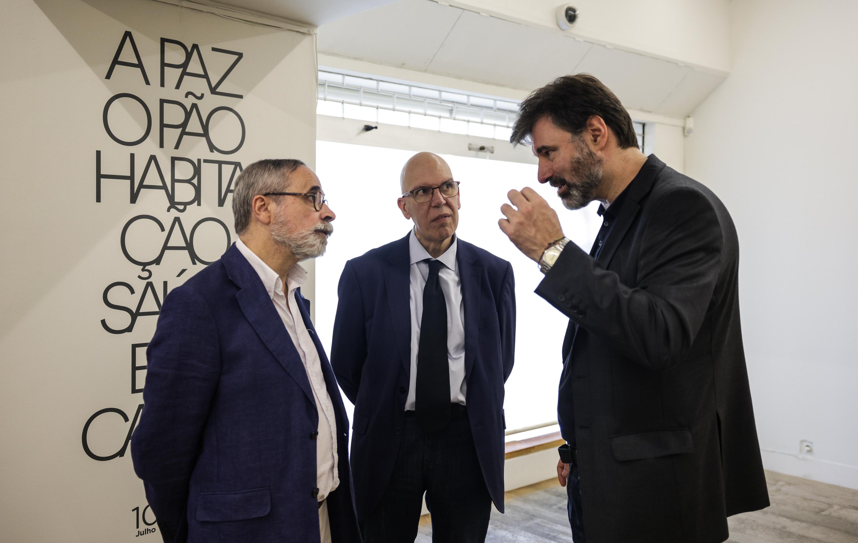 Imagem número 3 da galeria A Paz O Pão Habitação Saúde Educação