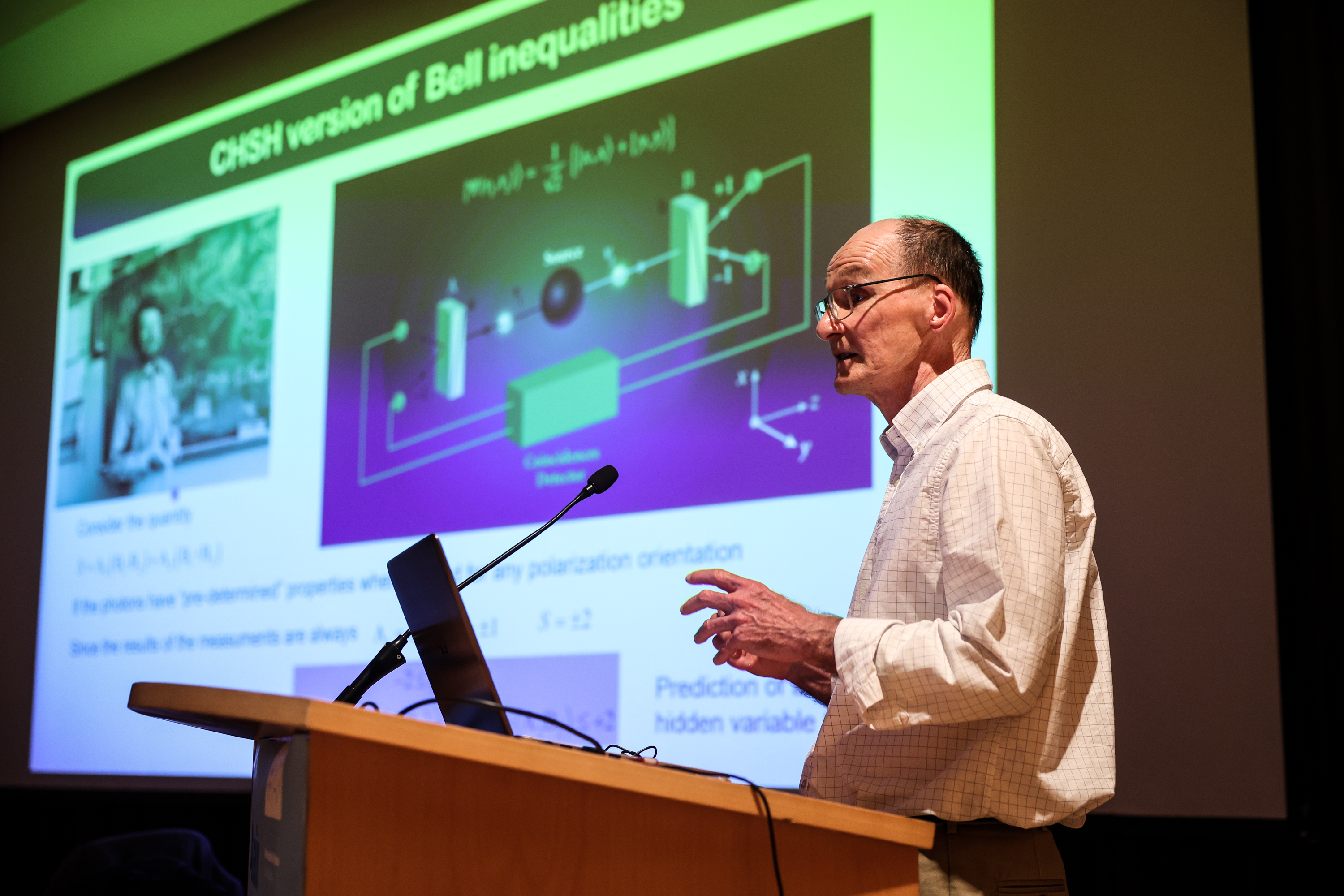 Imagem número 10 da galeria Honoris Causa - Palestra Alain Aspect