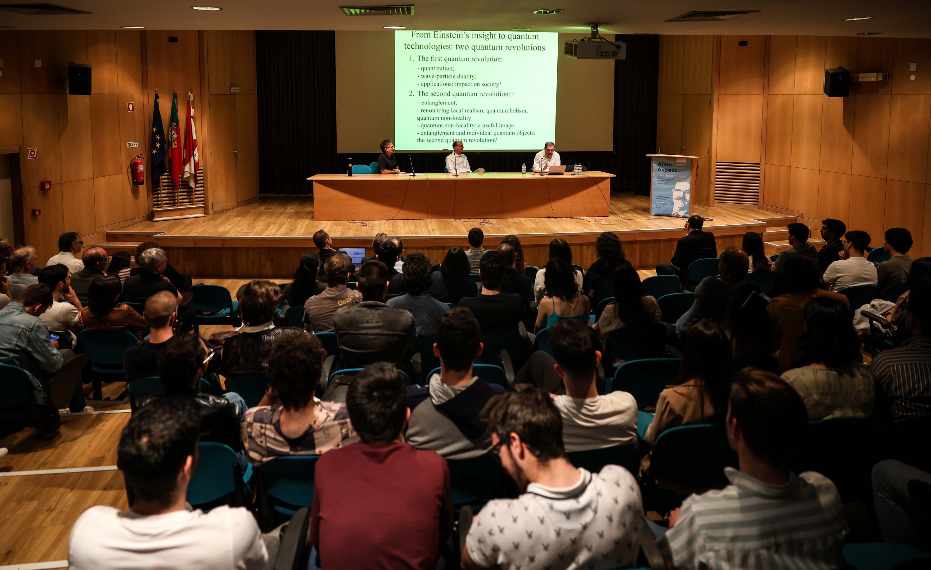 Imagem número 9 da galeria Honoris Causa - Palestra Alain Aspect