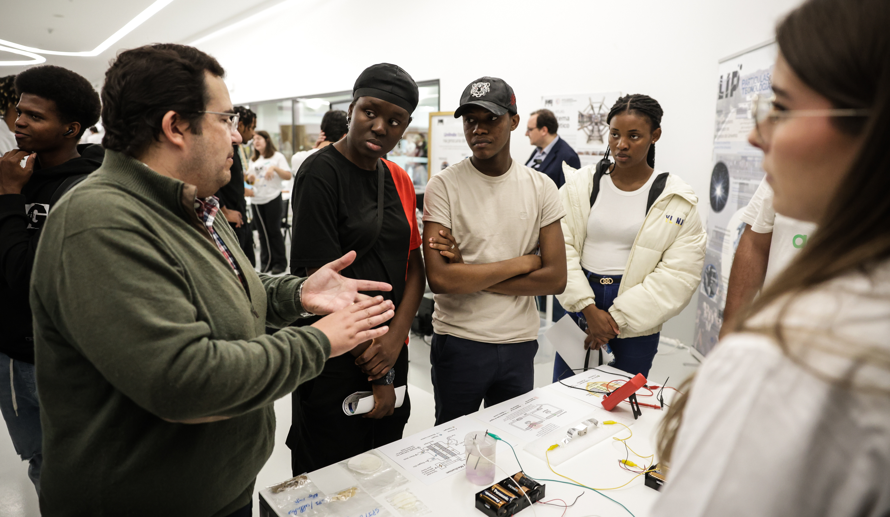 Imagem número 10 da galeria Noite dos Investigadores