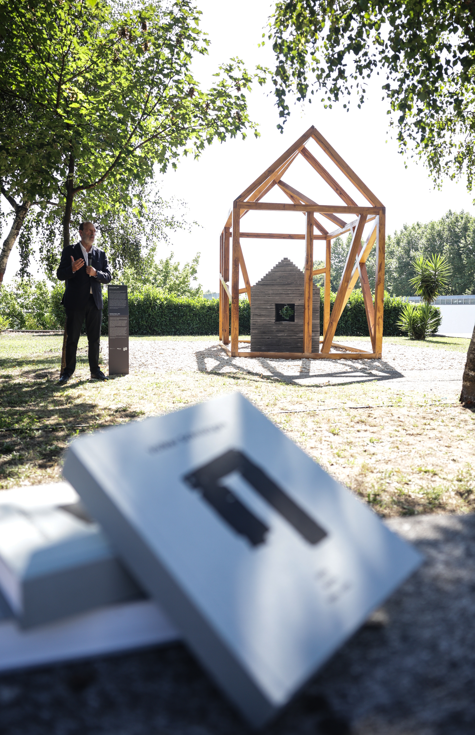 Imagem número 1 da galeria Inauguração de obra de arte em Azurém