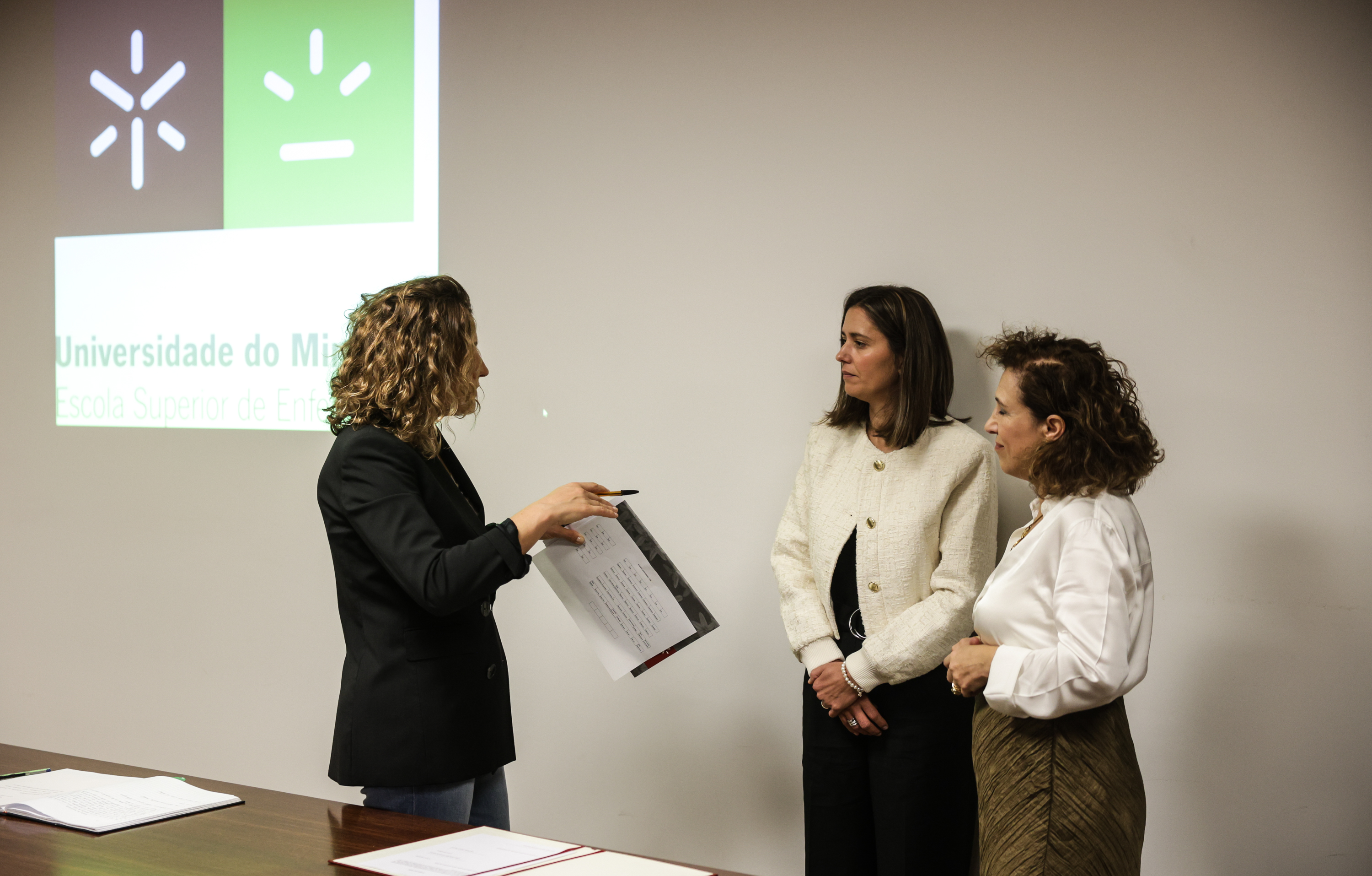 Imagem número 3 da galeria Tomada de posse da Direção da Escola de Enfermagem