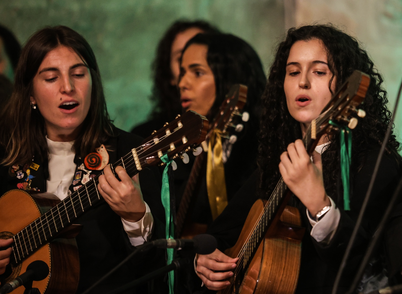 Imagem número 3 da galeria TROVAS