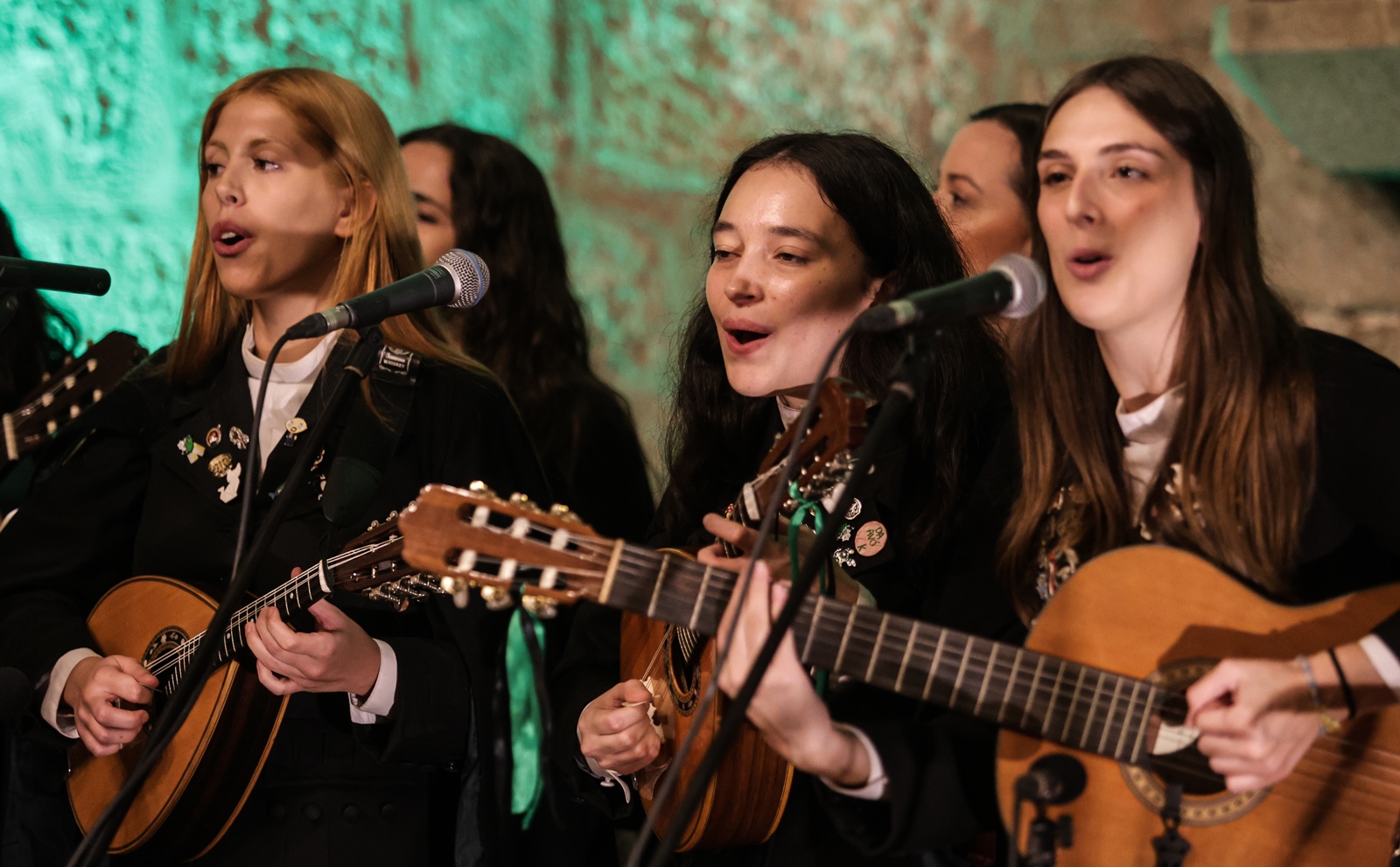 Imagem número 4 da galeria TROVAS