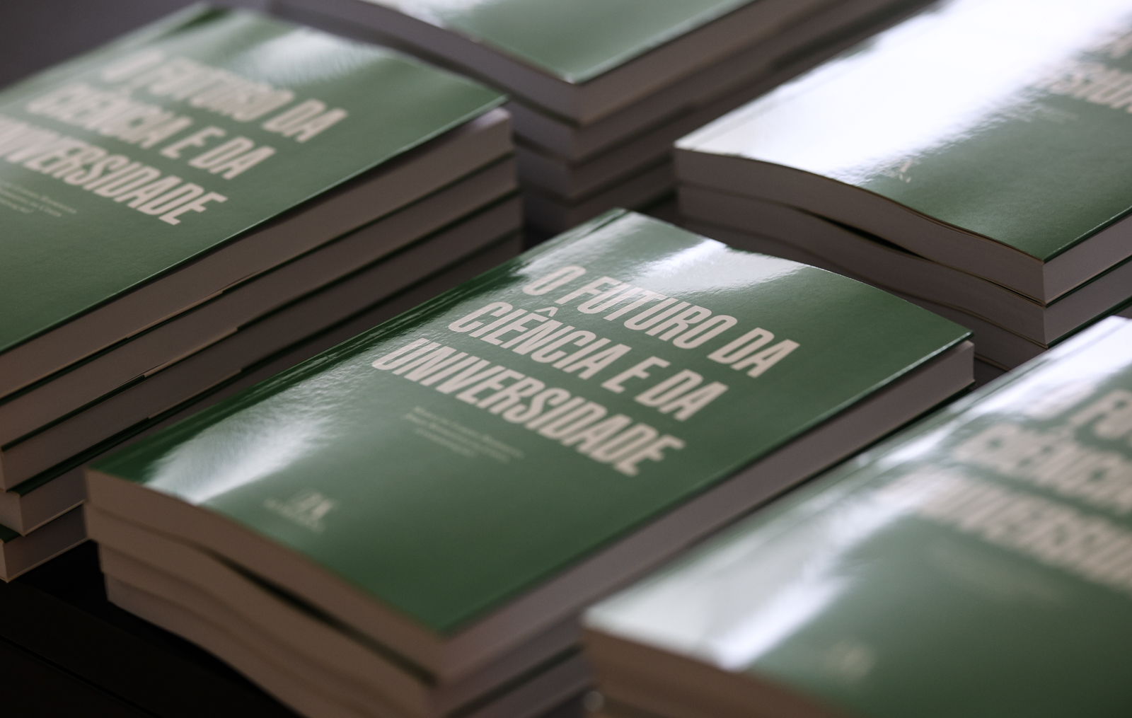 Imagem número 1 da galeria Apresentação Livro O Futuro da Ciência e da Universidade