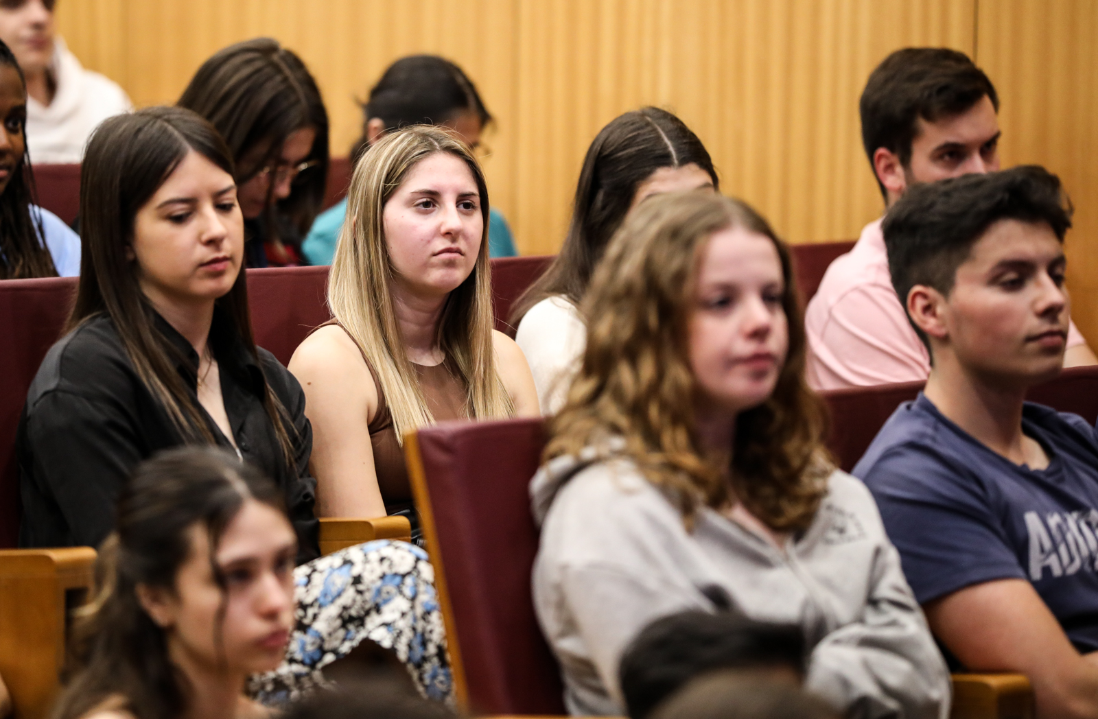 Imagem número 1 da galeria Aula do Ministro da Finanças