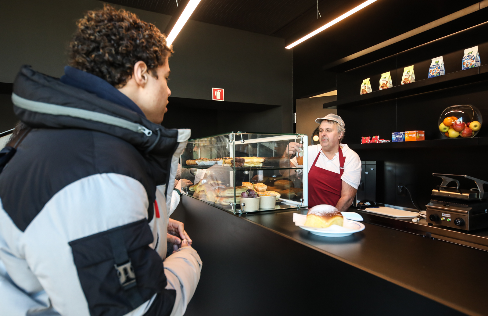 Imagem número 3 da galeria Inauguração Bar Teatro Jordão