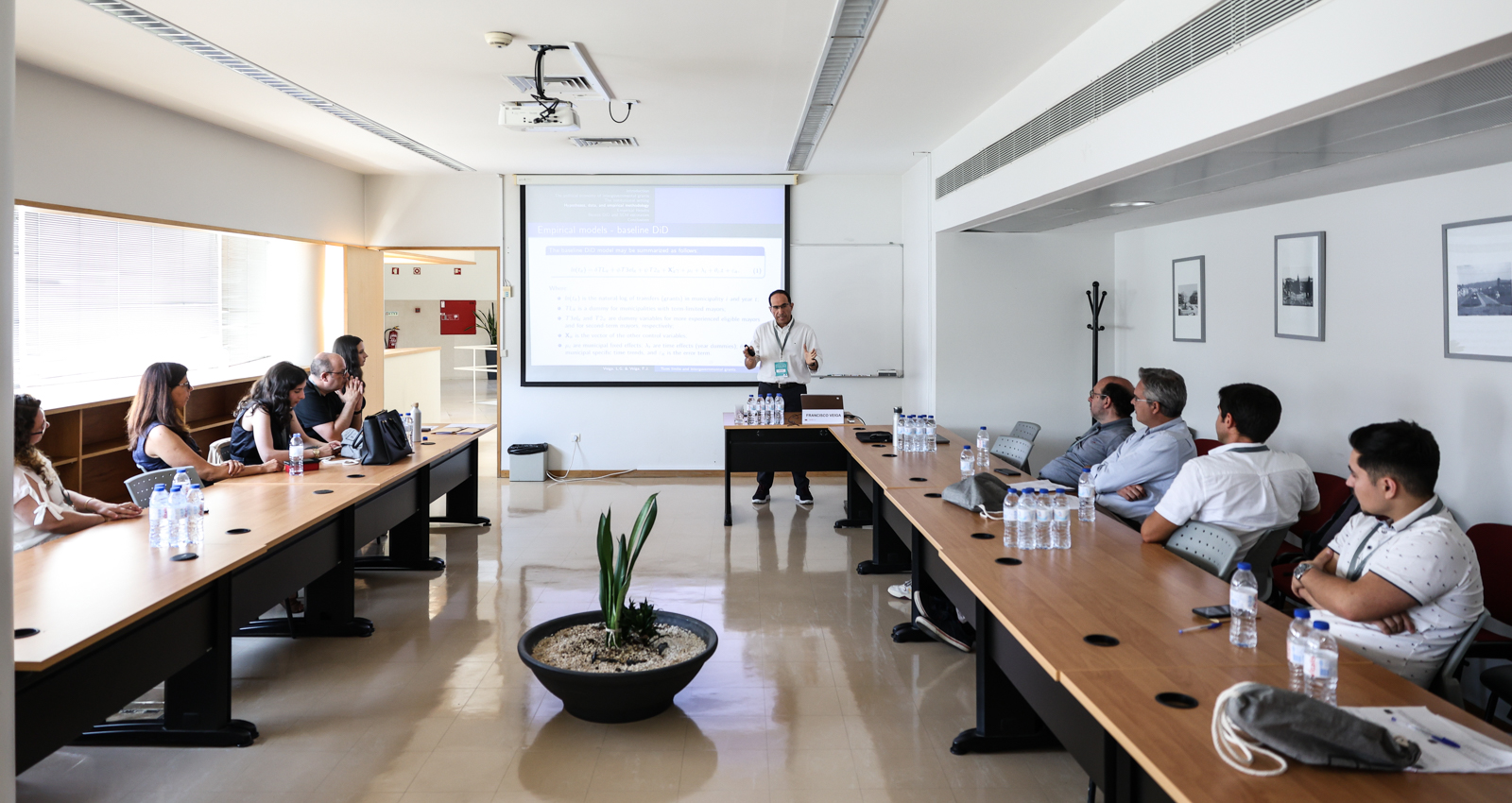 Imagem número 3 da galeria Conferência Internacional de Economia