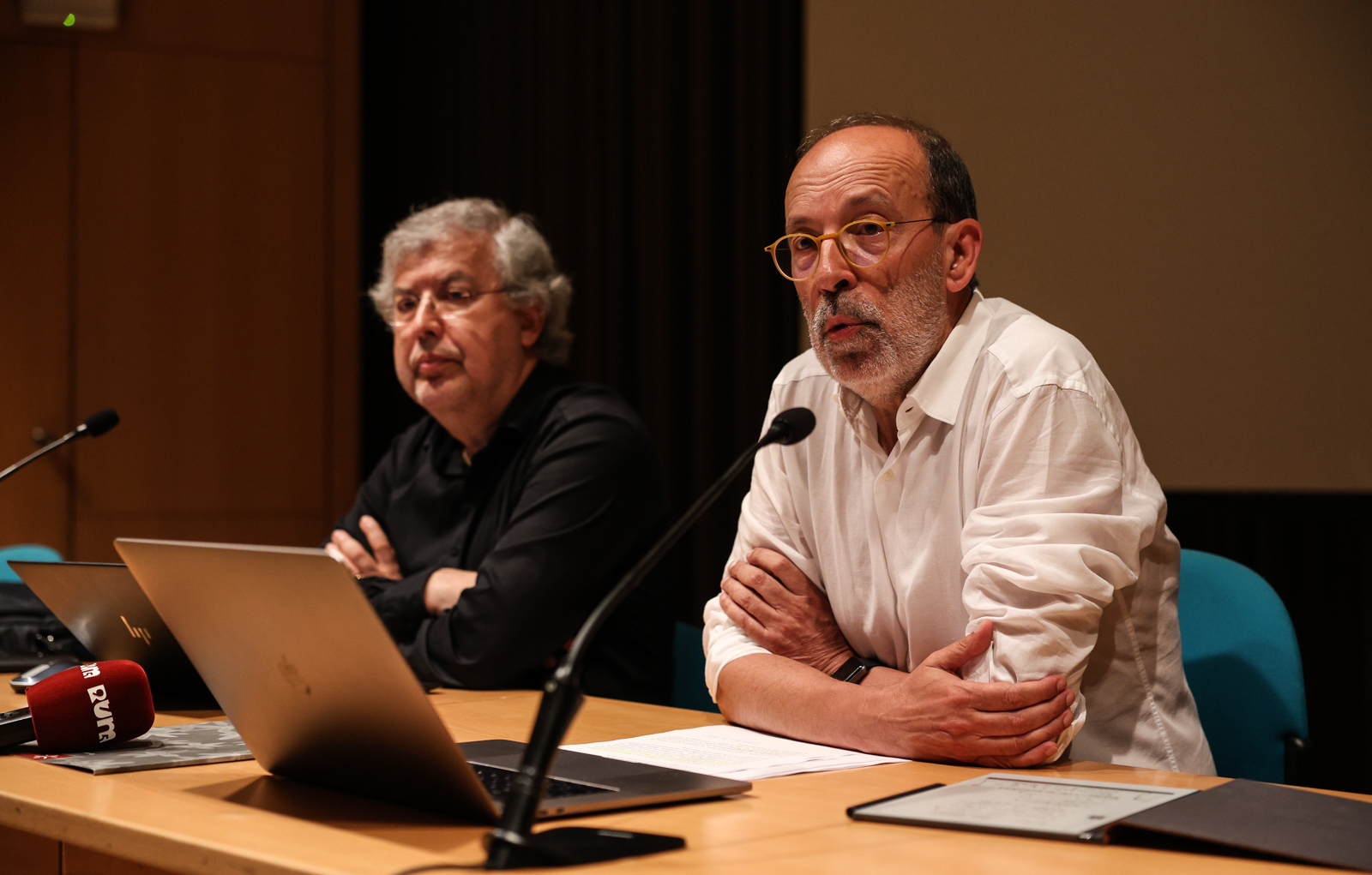 Imagem número 1 da galeria Reitor conversa com Investigadores