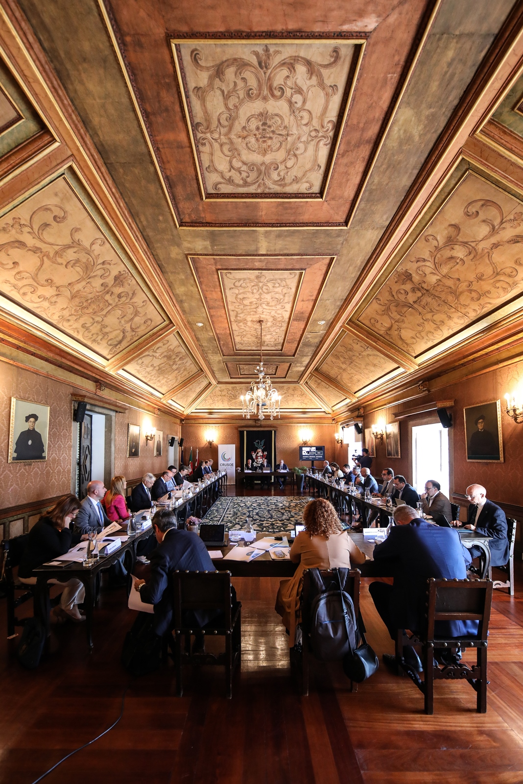 Imagem número 7 da galeria Reunião CRUSOE