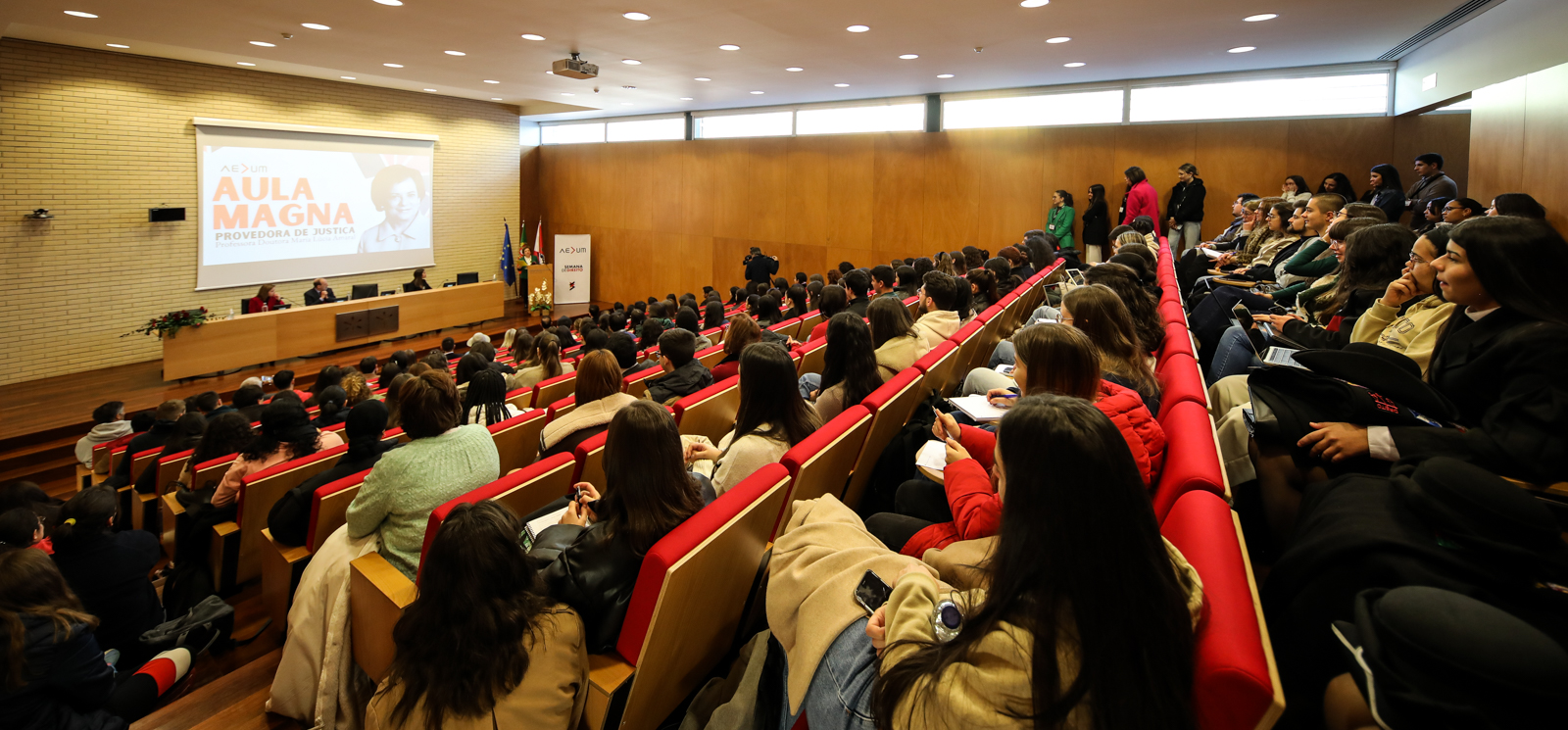 Imagem número 6 da galeria Semana de Direito - Aula Magna da Provedora da Justiça