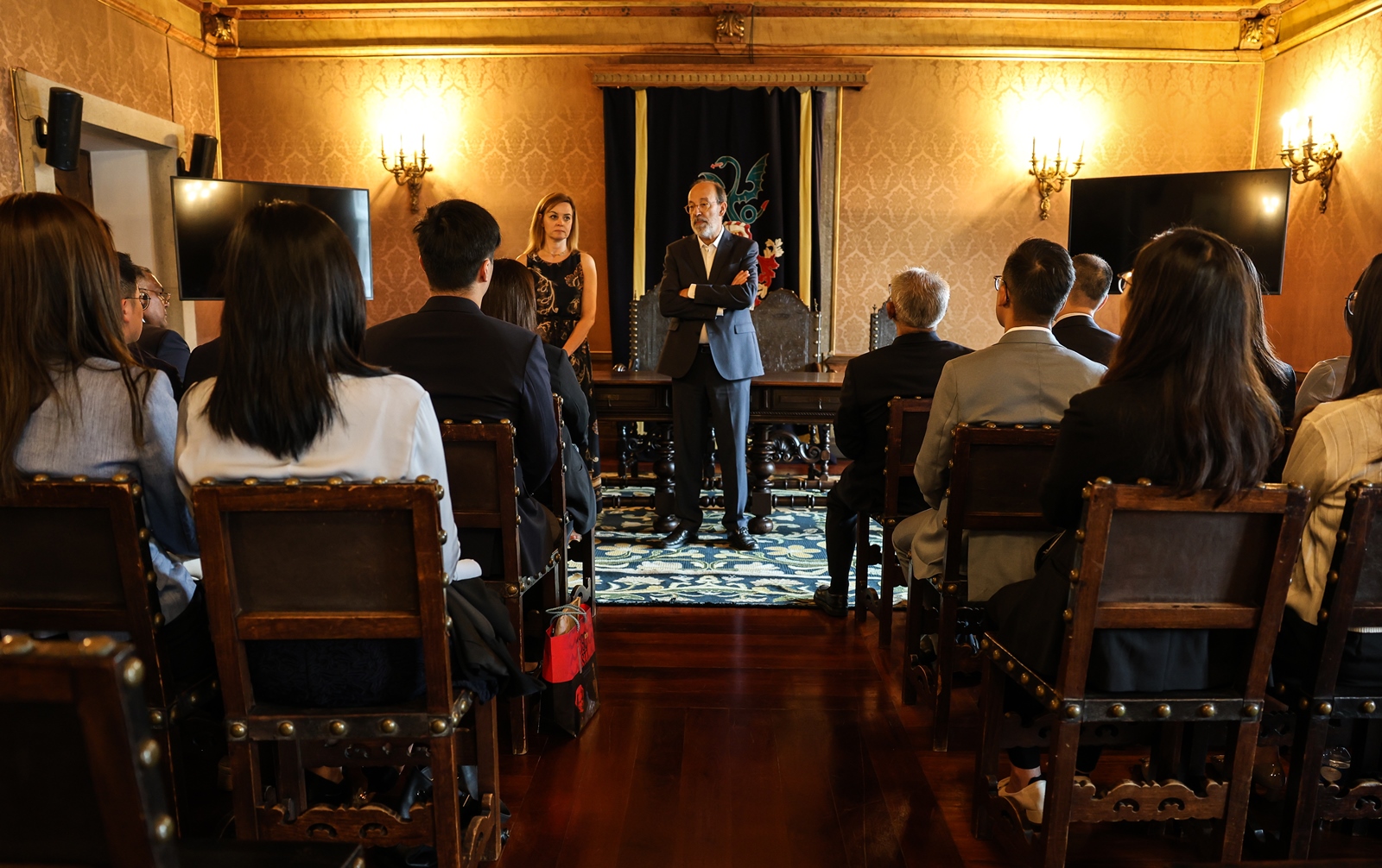 Imagem número 3 da galeria Visita delegação de Macau