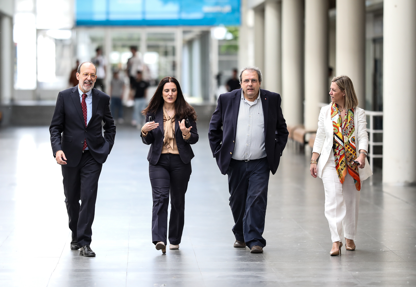 Imagem número 2 da galeria Visita Ministra da Ciência