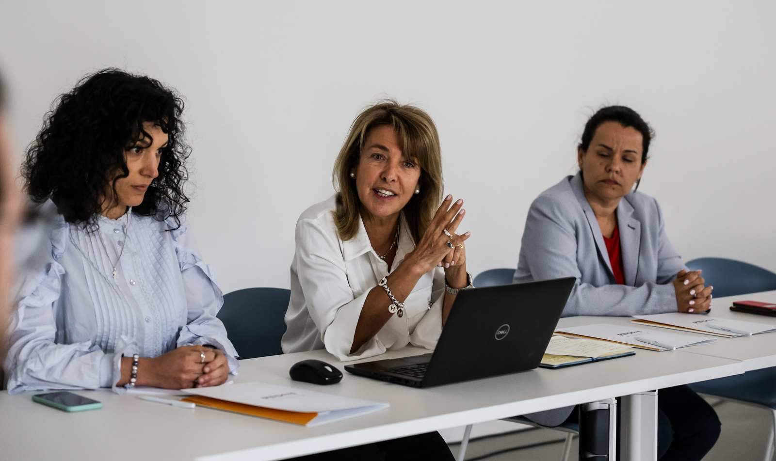 Imagem número 3 da galeria Visita Ministra da Ciência