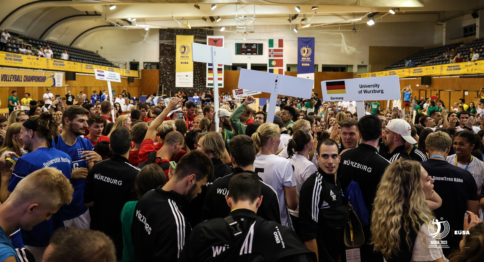 Imagem número 1 da galeria Europeu Universitário de Voleibol