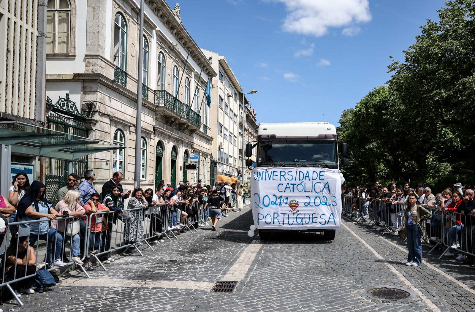Imagem número 4 da galeria Cortejo