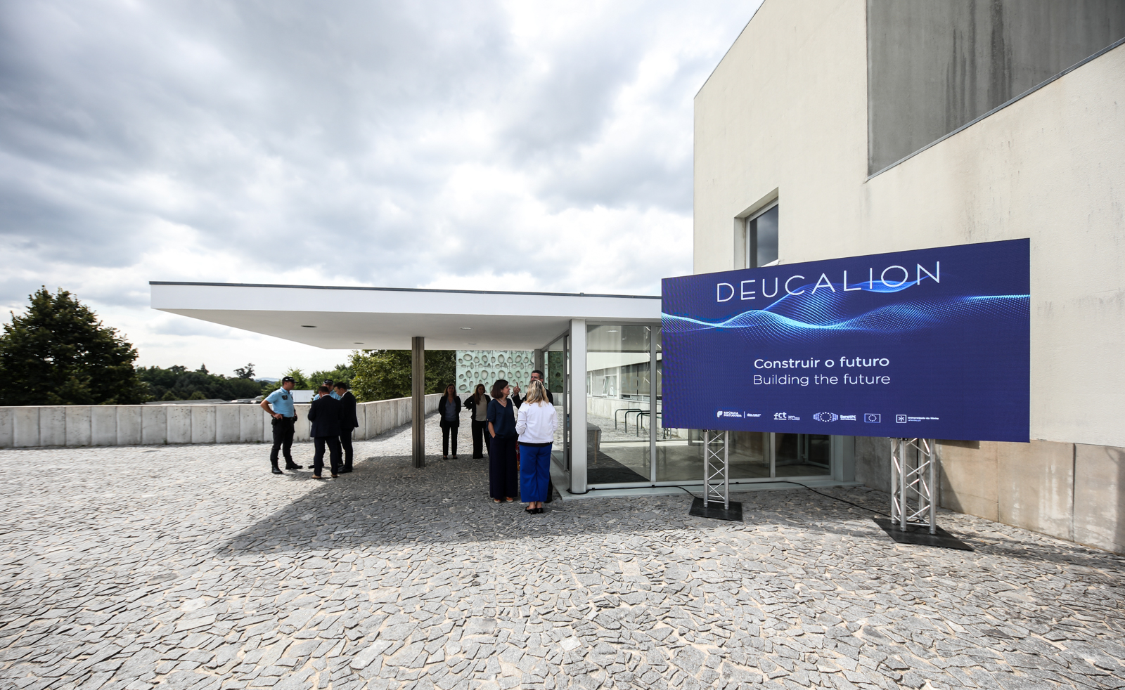 Imagem número 1 da galeria Deucalion António Costa