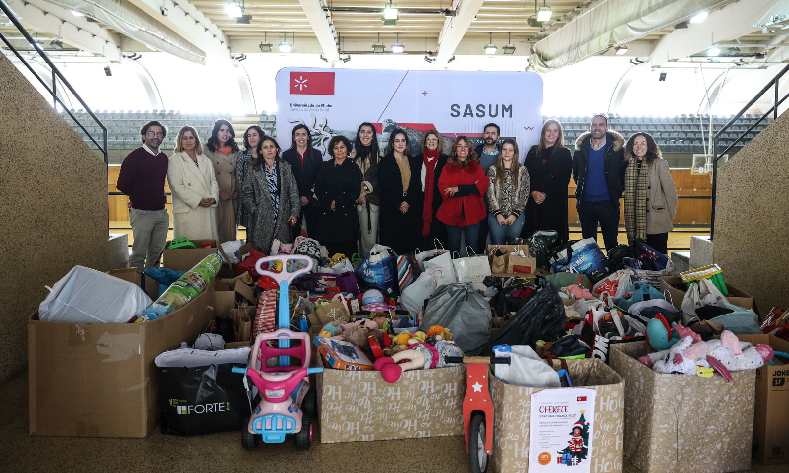 Imagem número 4 da galeria Entrega de Brinquedos