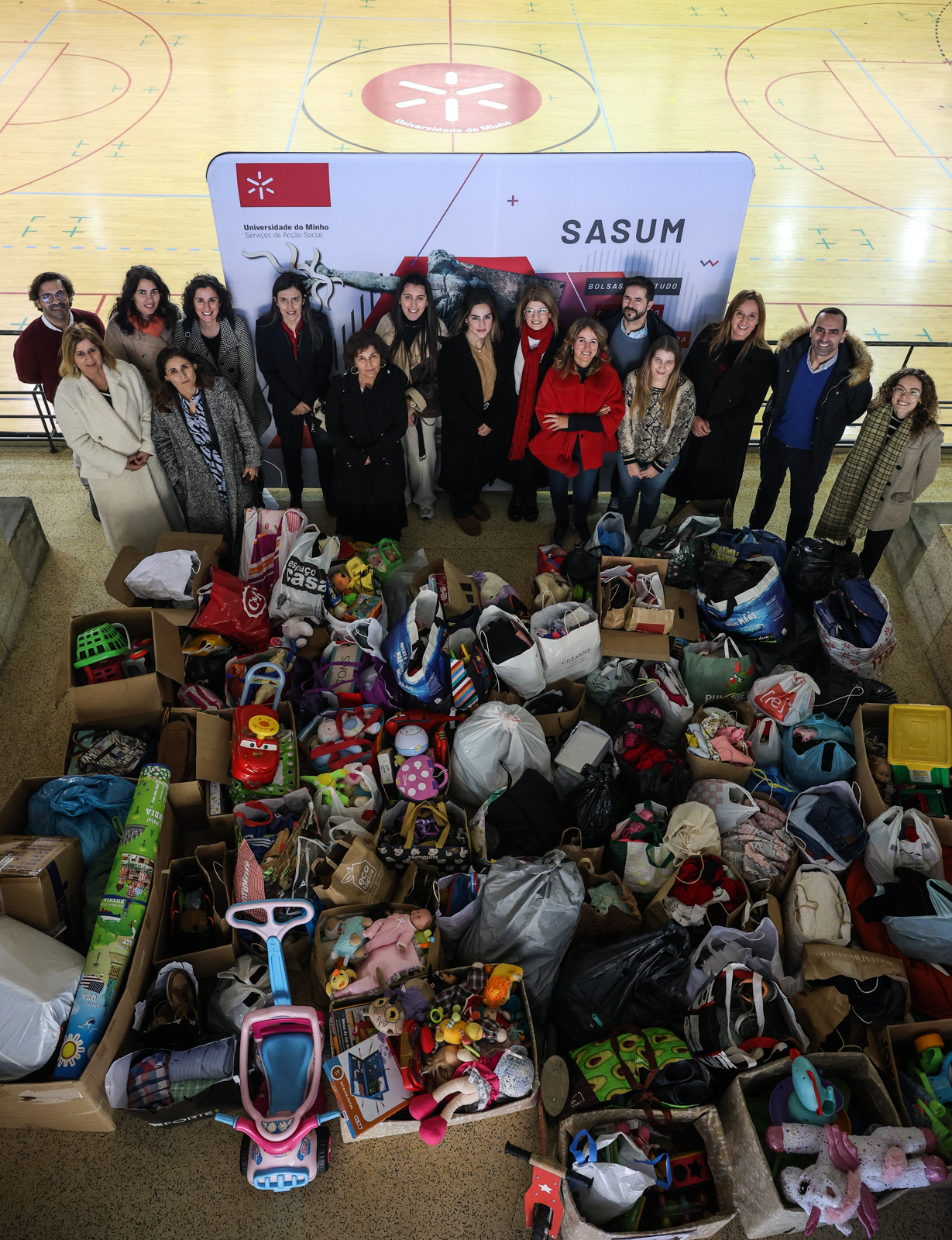 Imagem número 1 da galeria Entrega de Brinquedos