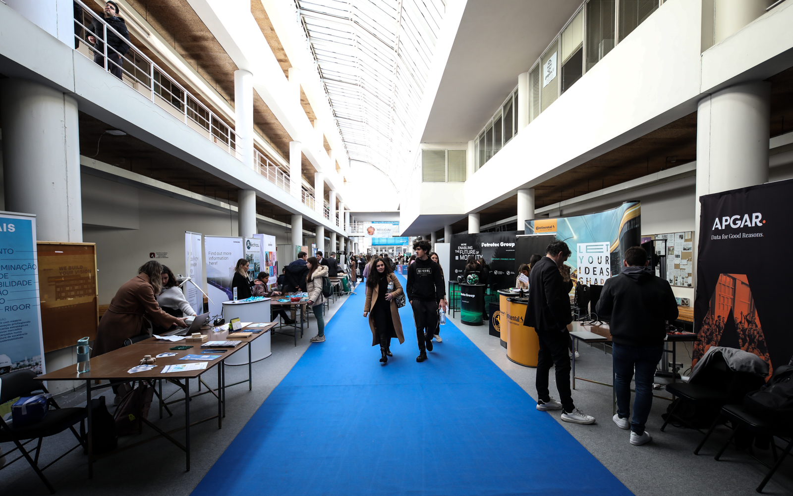 Imagem número 2 da galeria Feira de Emprego EEUM