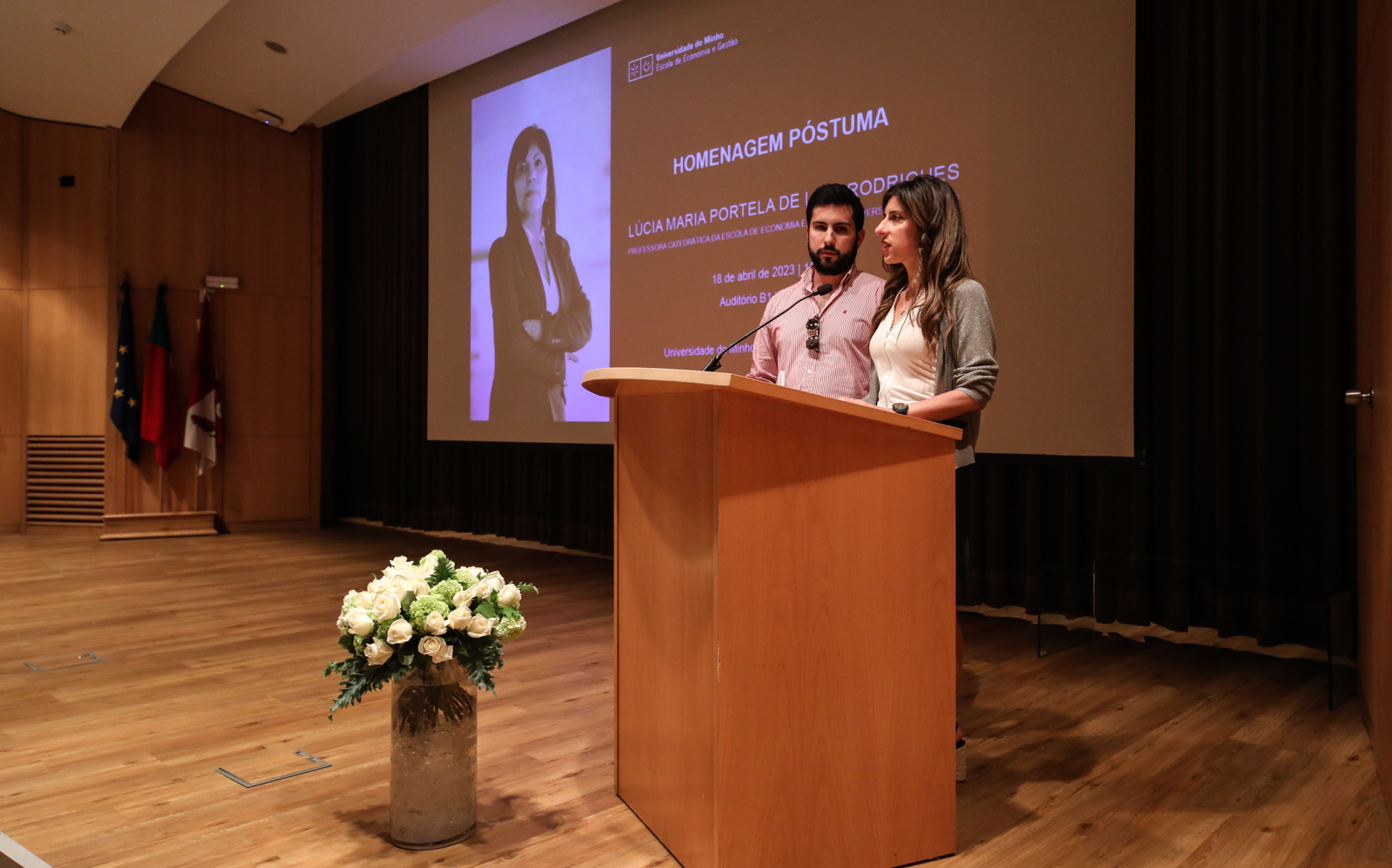 Imagem número 8 da galeria Homenagem Póstuma Lucia Rodrigues