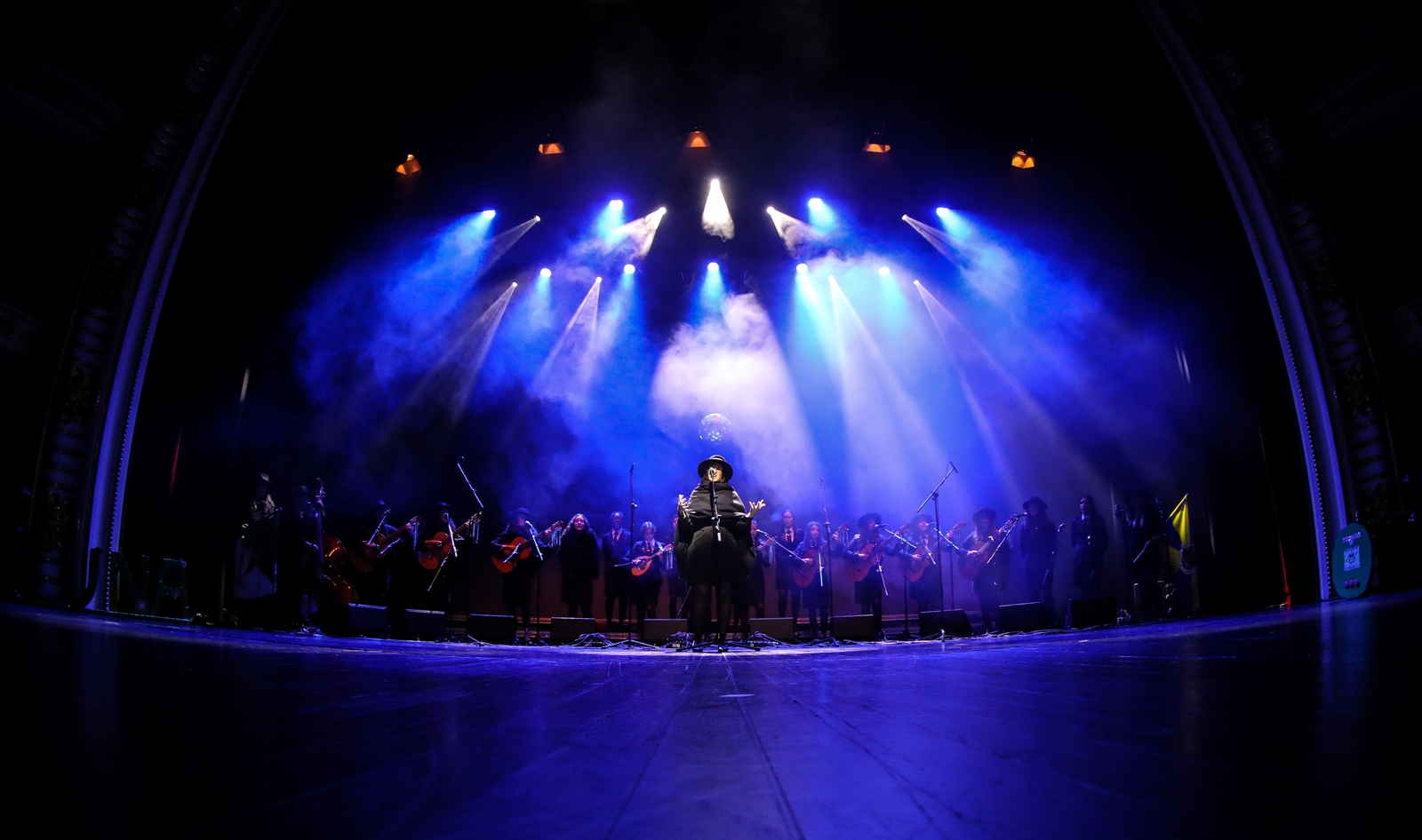 Imagem número 1 da galeria TROVAS