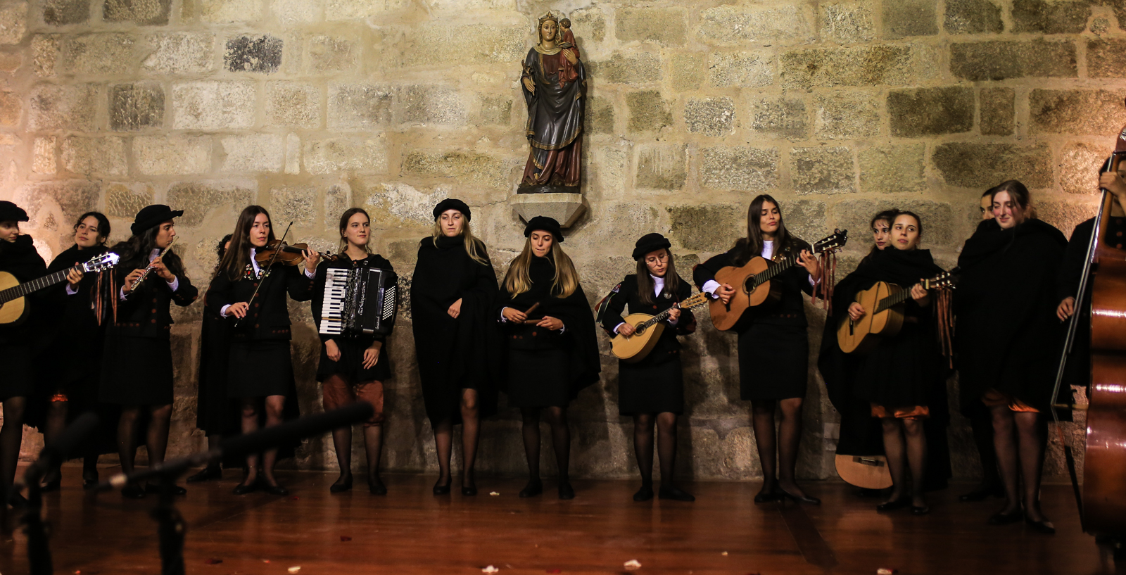 Imagem número 4 da galeria Tunão Serenatas