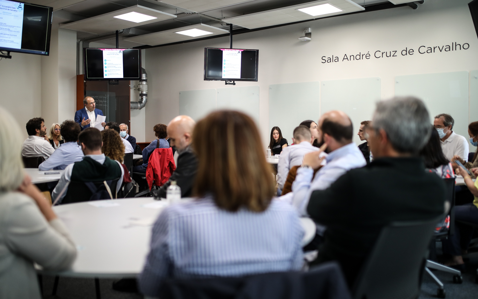 Imagem número 1 da galeria 1º Aniversário Sala André Cruz