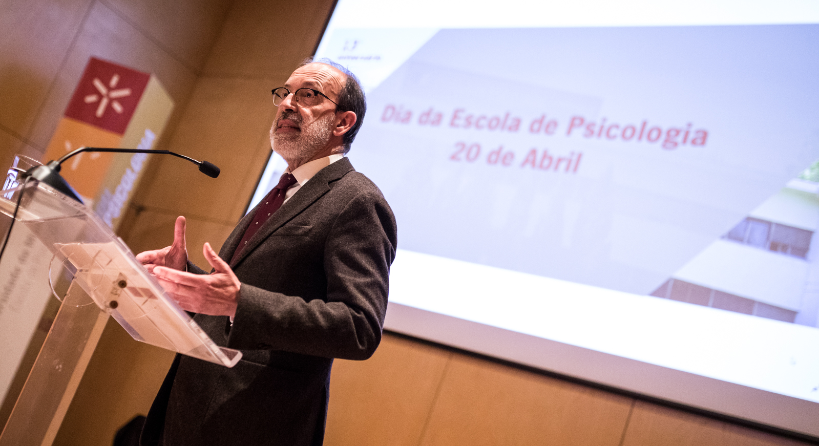 Imagem número 4 da galeria Aniversário Escola de Psicologia