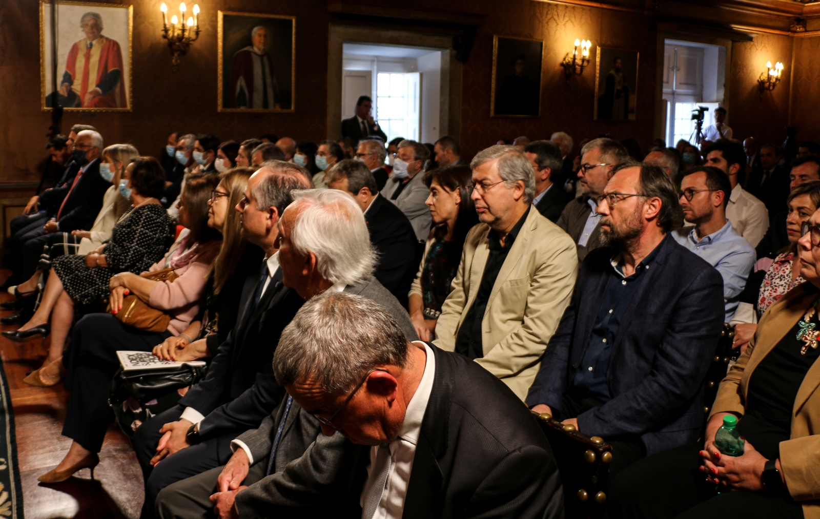Imagem número 8 da galeria Apresentação do livro - COVID-19 em Portugal a estratégia