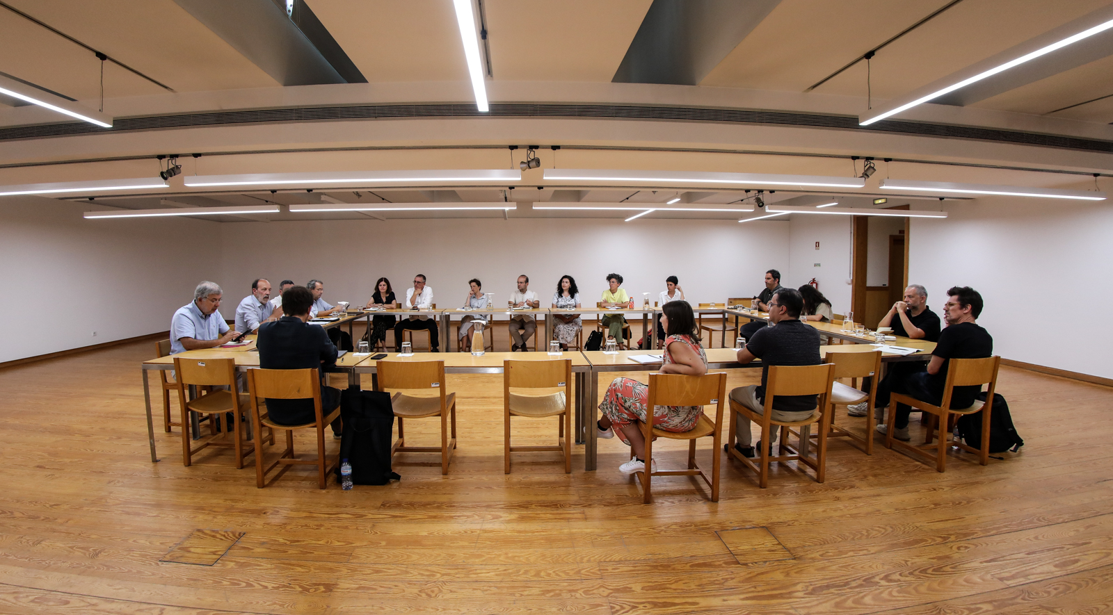 Imagem número 5 da galeria Reitor conversa com EAAD