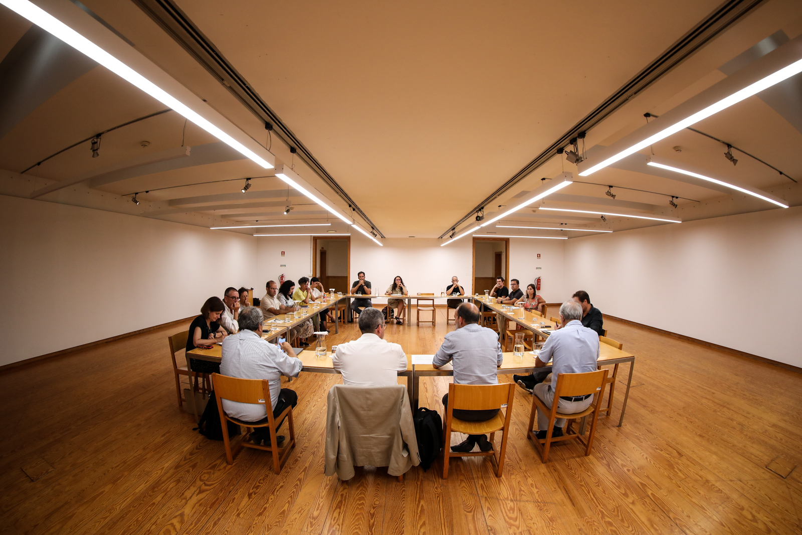 Imagem número 3 da galeria Reitor conversa com EAAD