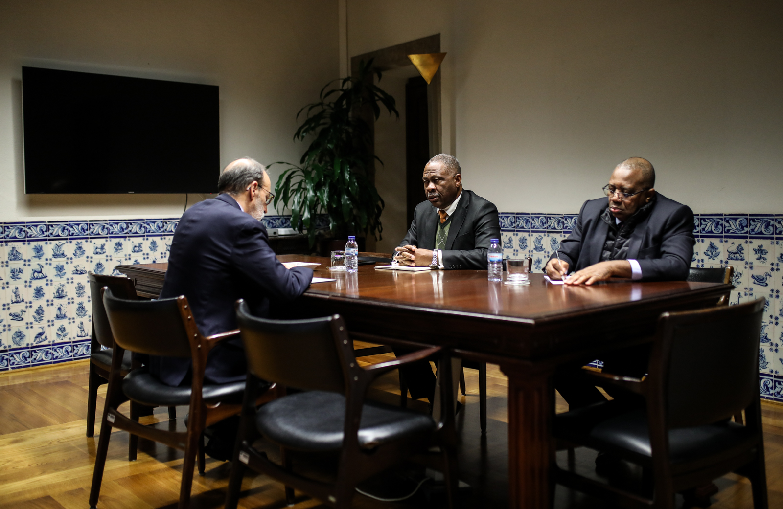 Imagem número 1 da galeria Reunião com o Diretor Geral do Instituto Superior Politécnico de Benguela