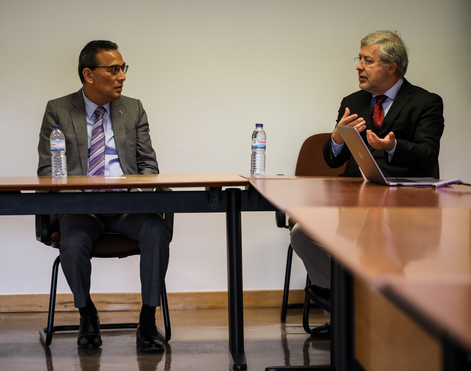 Imagem número 2 da galeria Visita do Embaixador do Panamá