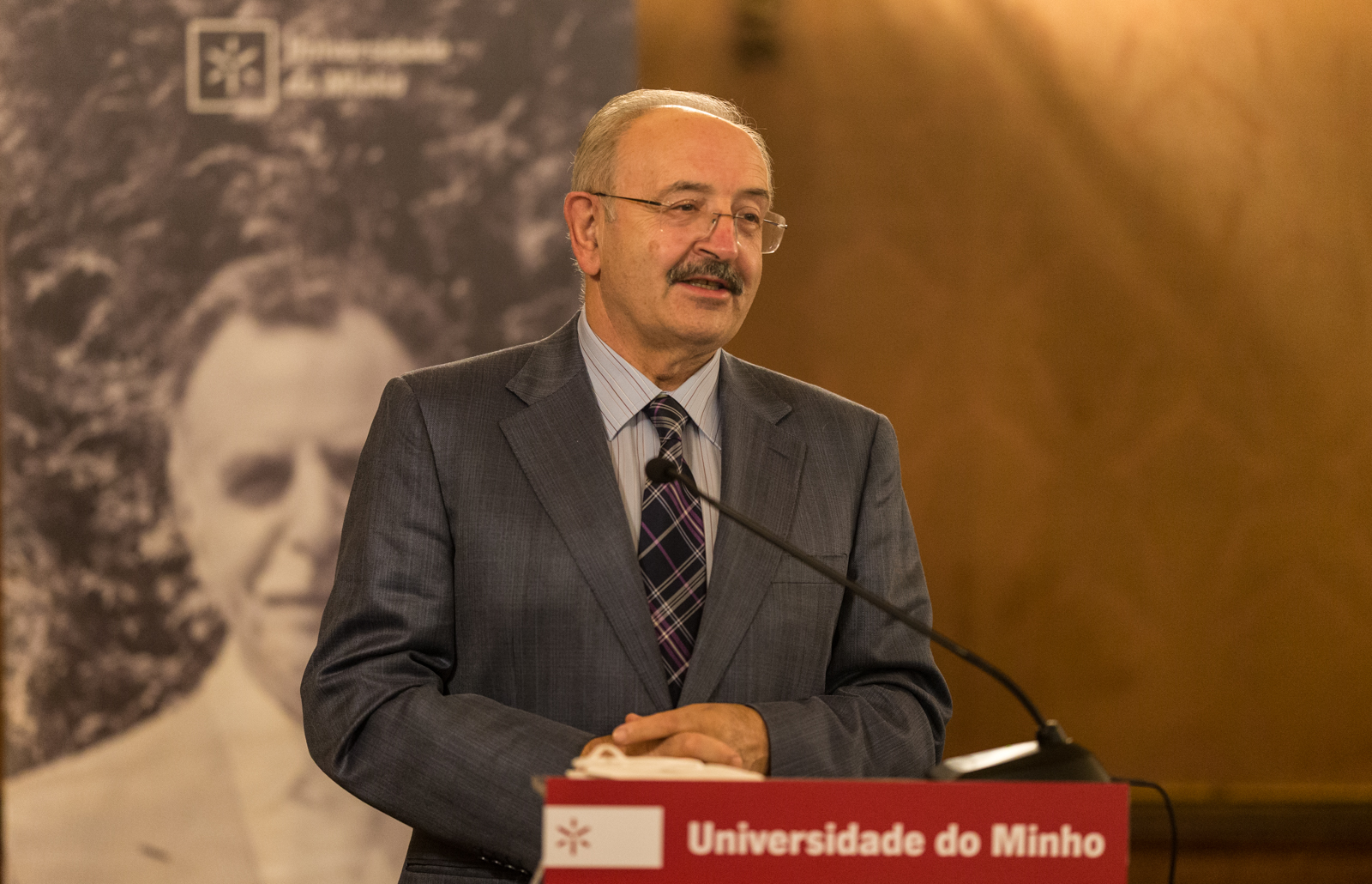 Imagem número 8 da galeria Apresentação do livro Crise do Liberalismo