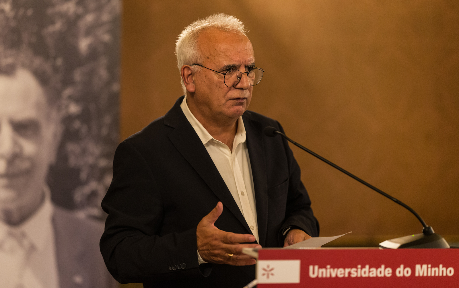 Imagem número 9 da galeria Apresentação do livro Crise do Liberalismo