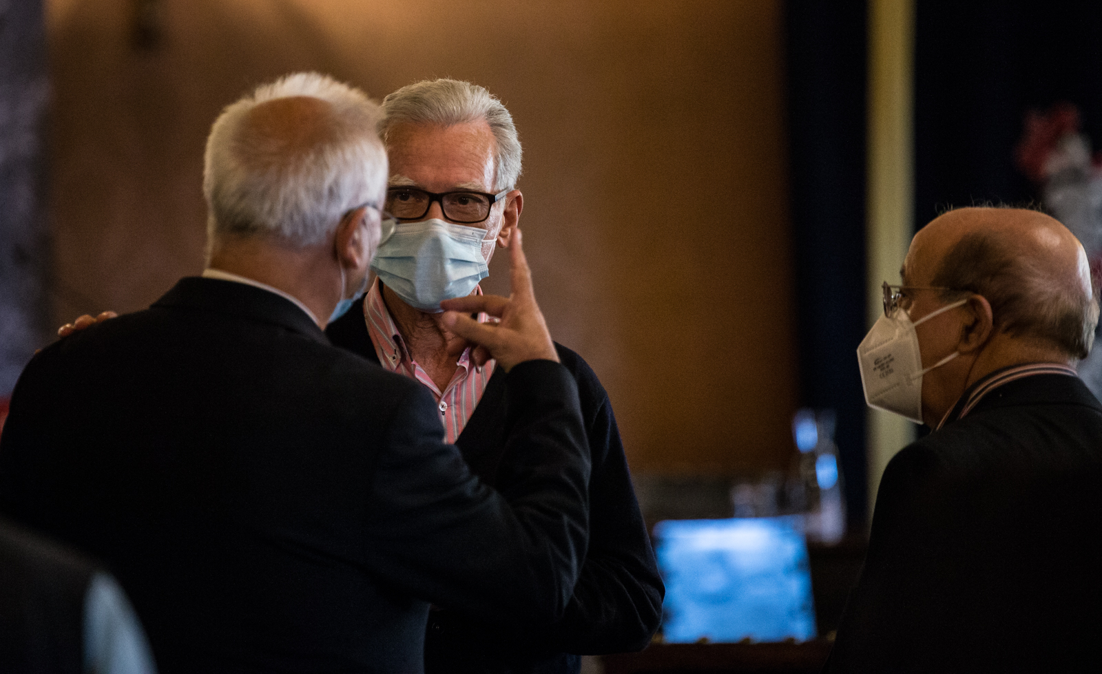 Imagem número 2 da galeria Apresentação do livro Crise do Liberalismo