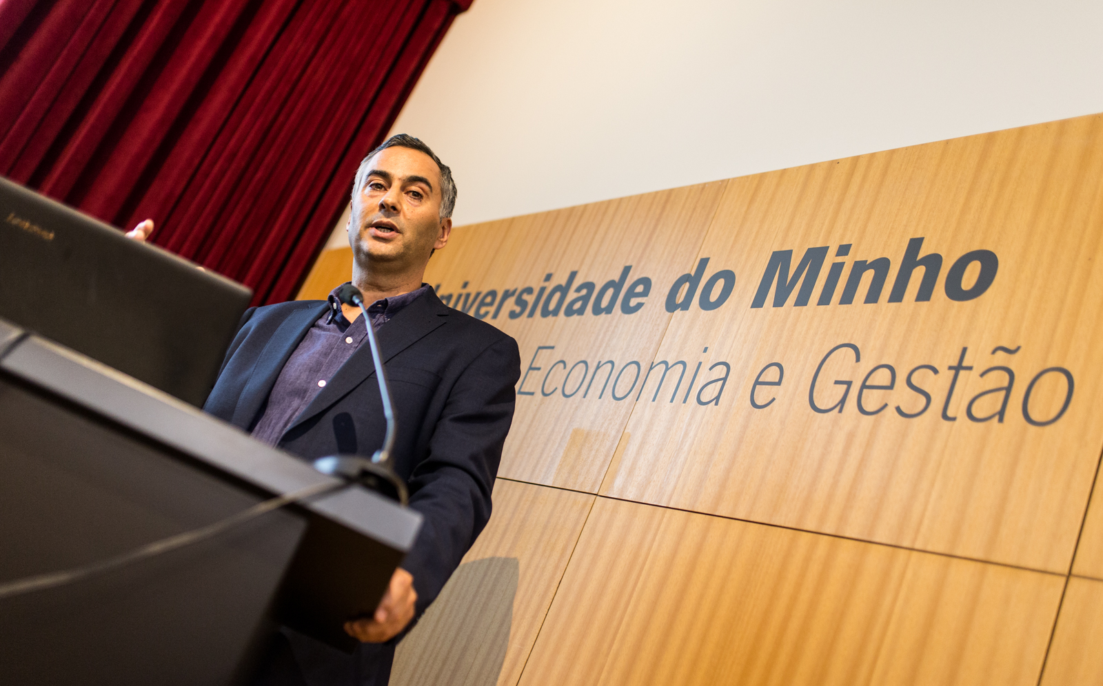 Imagem número 7 da galeria Apresentação do livro Manual de Economia Politica