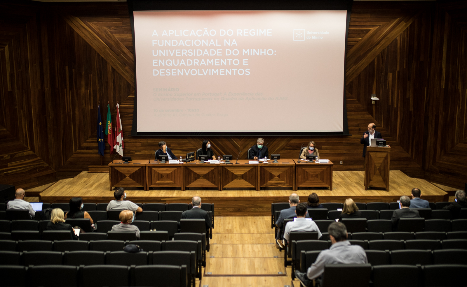 Imagem número 1 da galeria Avaliação da Aplicação do Regime Fundacional na Universidade do Minho - Seminario 2